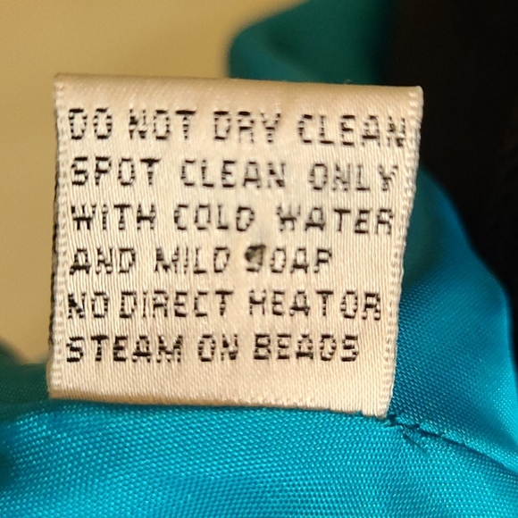 Stunning 100% silk CACHE gown! - Picture 8 of 8